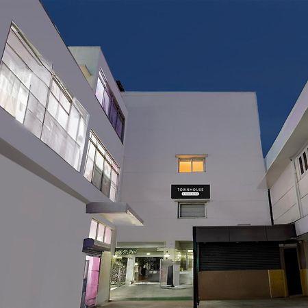 Super Townhouse Arcot Road Near Kauvery Hospital Csennai Kültér fotó