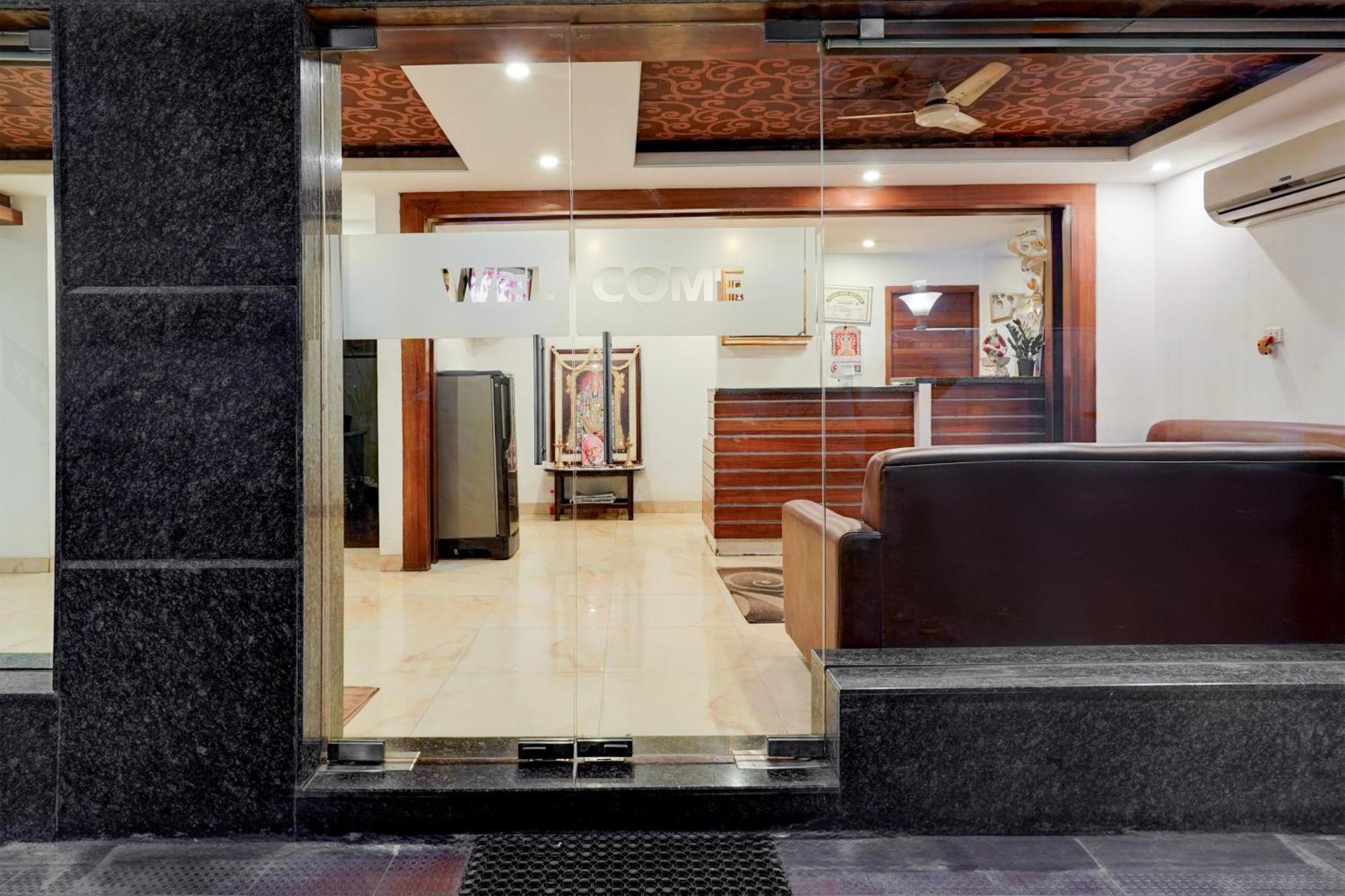 Super Townhouse Arcot Road Near Kauvery Hospital Csennai Kültér fotó